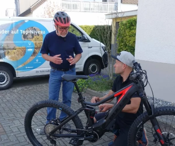 Premiumlieferung von Zweirad Karberg beim Fahrradkauf und -verleih